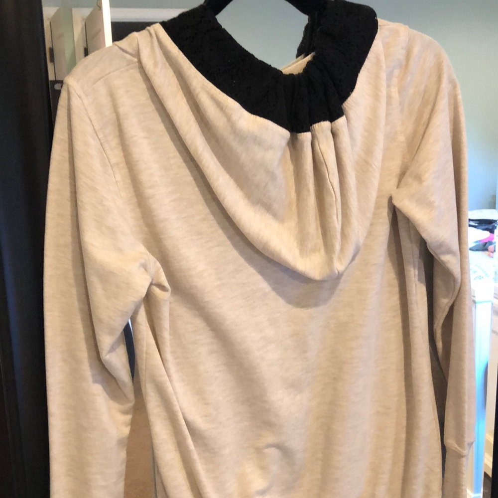 Sweatshirt - Picture 3 of 3